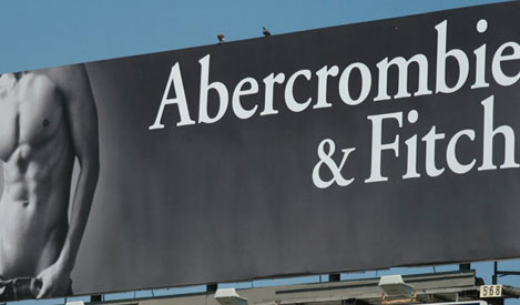 Легендарная американская одежда Abercrombie Fitch в Москве. Фото
